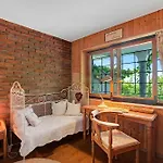 Locarno Area: Quiet View Escape - Happy Apartamento Brione sopra Minusio